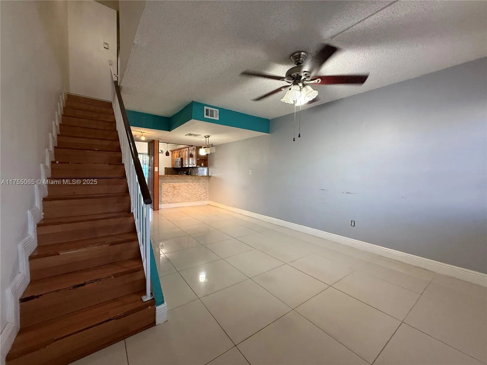 2211 W 52nd St # 211, Hialeah FL 33016