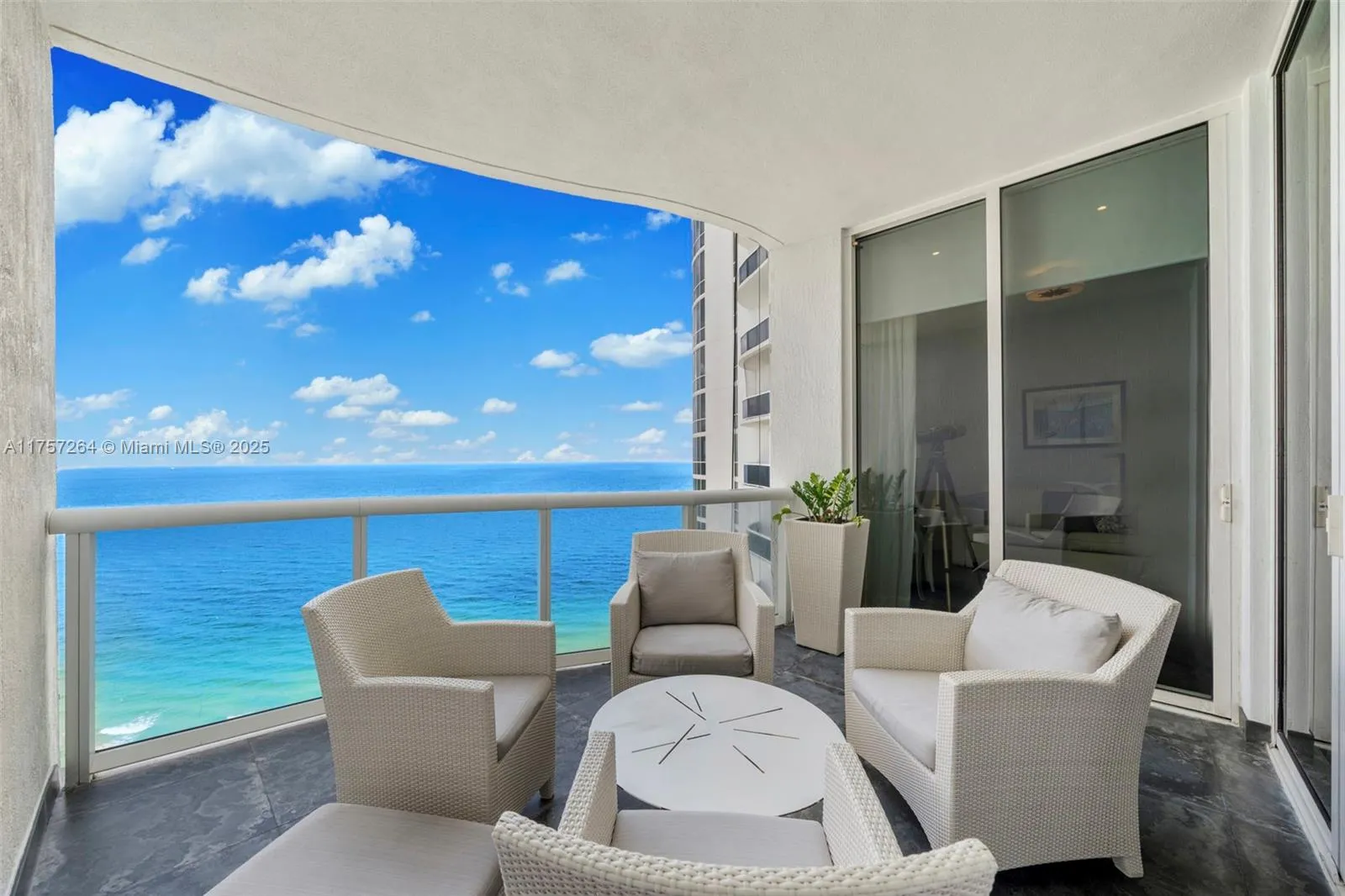 3 bedroom 3 bath for sale at 15811 Collins Ave # 2904, Sunny Isles Beach FL 33160