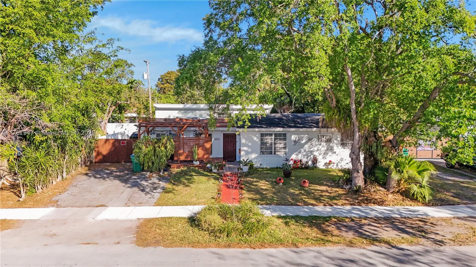 4 bedroom 1 bath for sale at 9851 Dominican Dr, Cutler Bay FL 33189