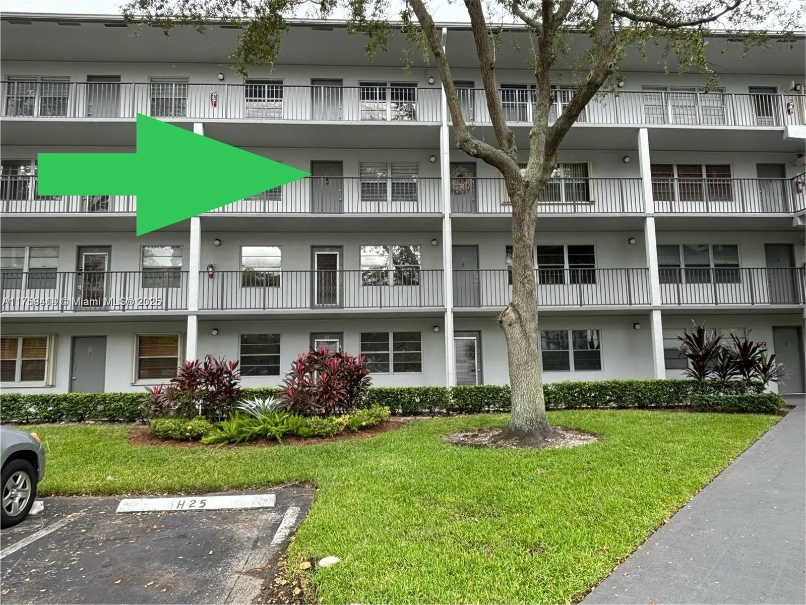 2 bedroom 1 bath for sale at 251 SW 132nd Way # 314H, Pembroke Pines FL 33027