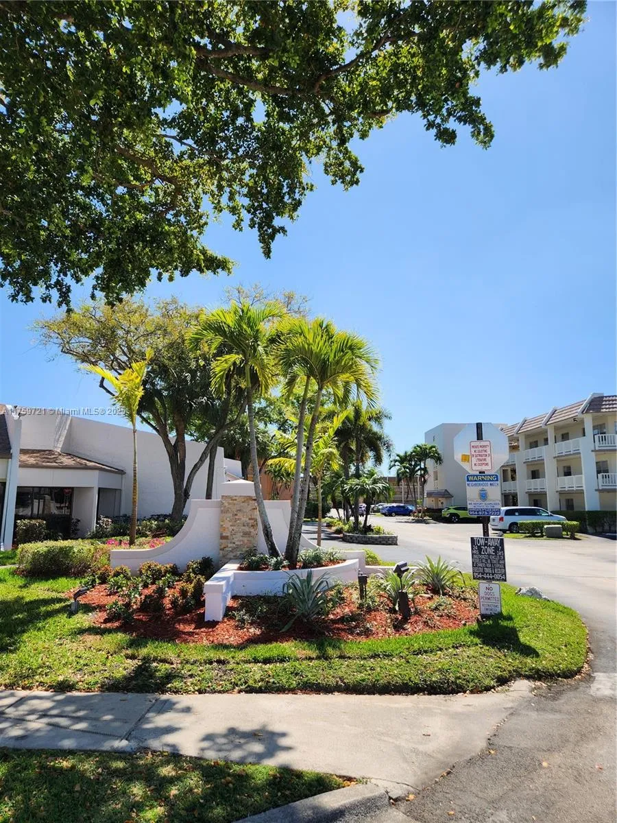 6670 ROYAL PALM # 202, Pompano Beach FL 33063