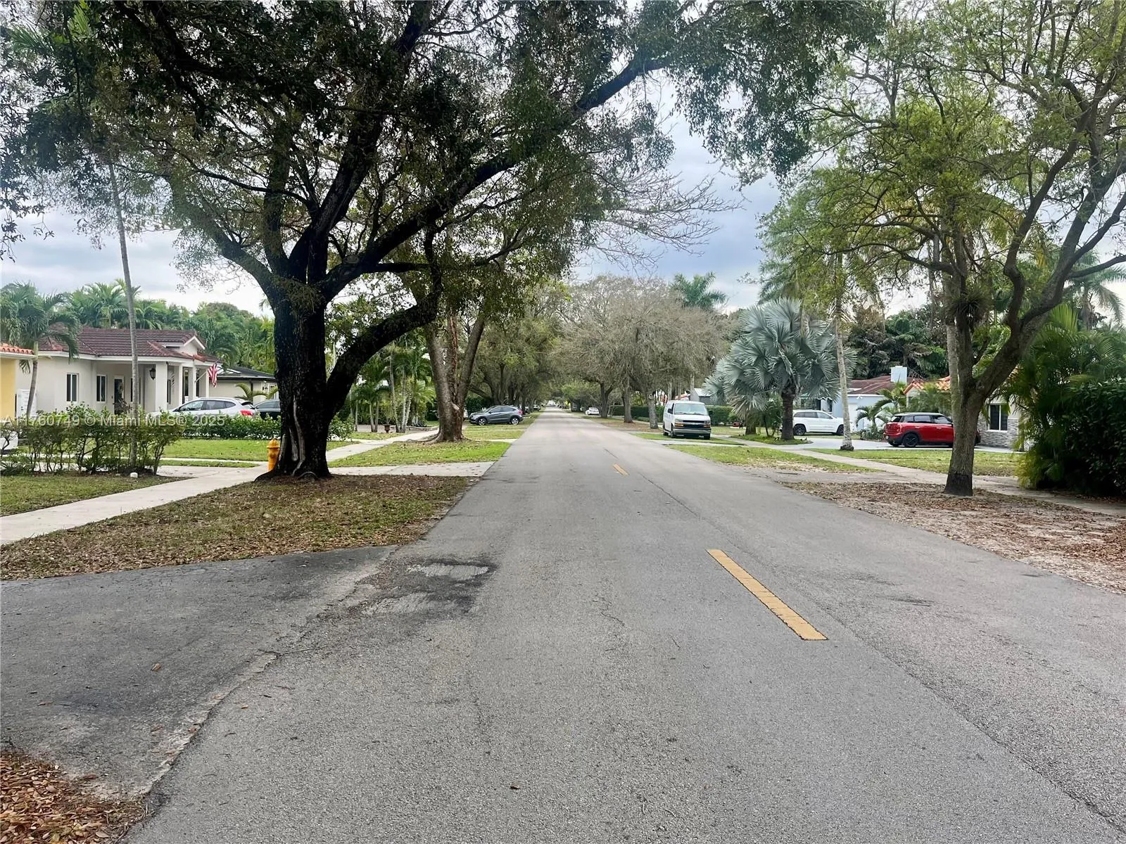 329 Minola Dr, Miami Springs FL 33166