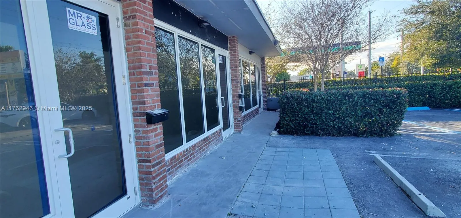 330 E Mcnab Rd, Pompano Beach FL 33060