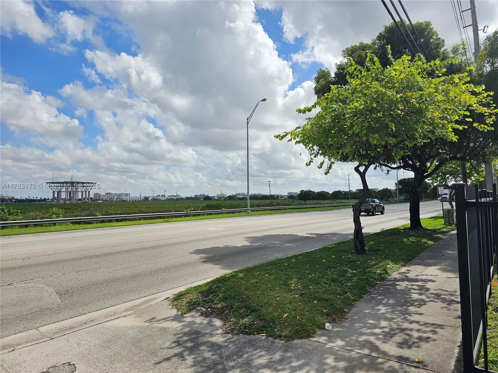 9590 NW 25th St, Doral FL 33172