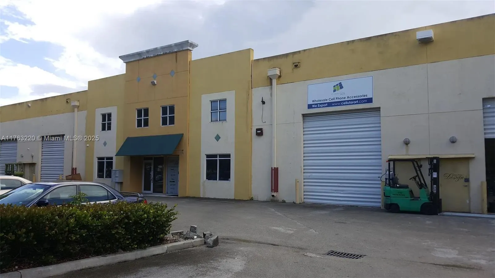 3221 NW 82 Avenue, Doral FL 33122