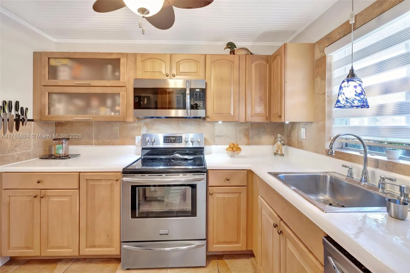 9821 Sunrise Lakes Blvd # 107, Sunrise FL 33322