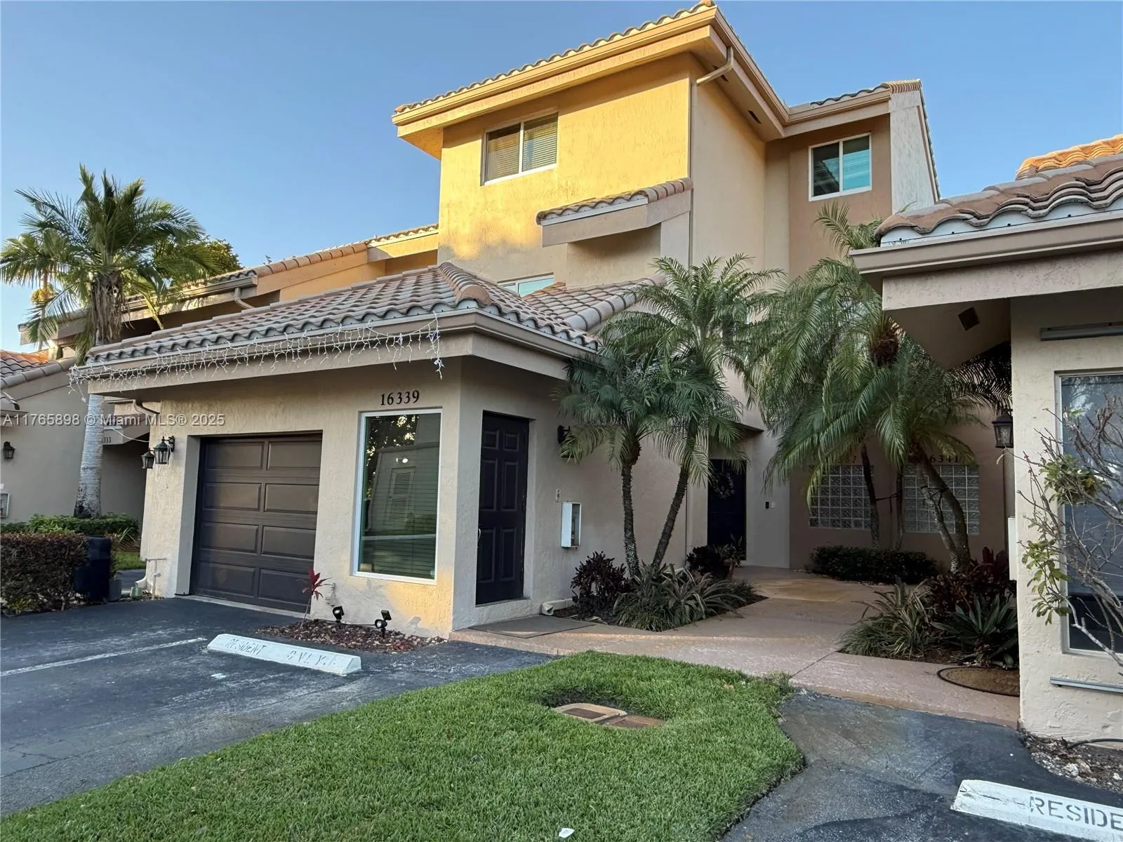 4 bedroom 3 bath for sale at 16339 Malibu Dr # 22, Weston FL 33326