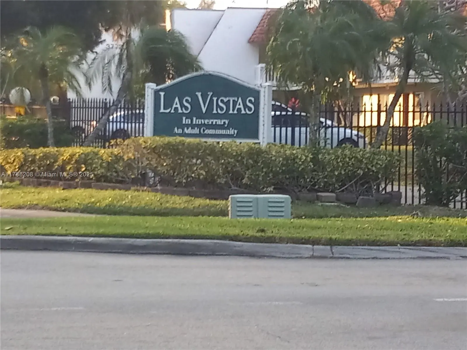 3591 Inverrary Dr # 204, Lauderhill FL 33319