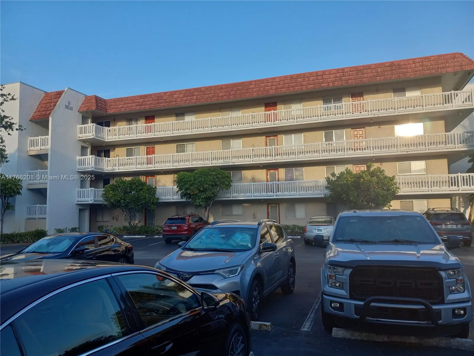 3591 Inverrary Dr # 204, Lauderhill FL 33319