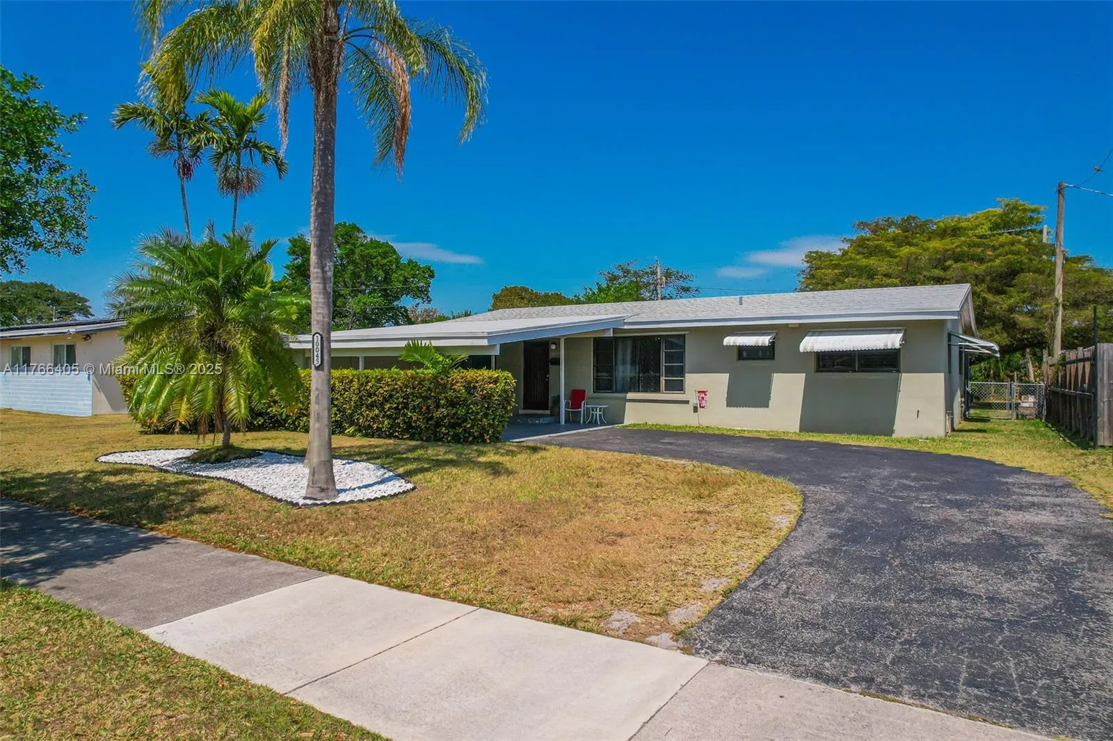 4 bedroom 2 bath for sale at 10045 SW 212th St, Cutler Bay FL 33189