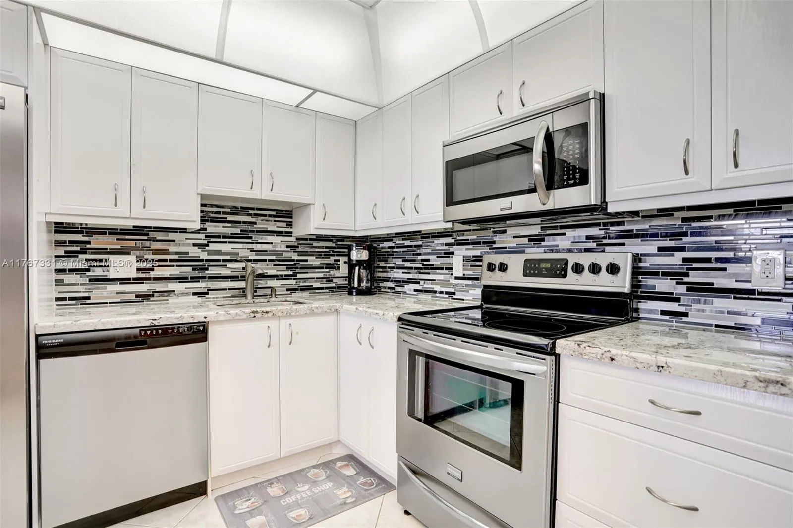 3510 Oaks Way # 806, Pompano Beach FL 33069