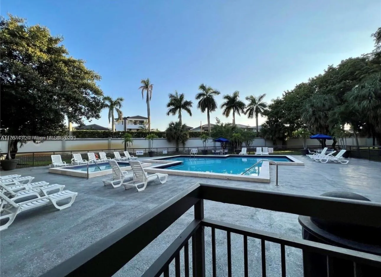 1 bedroom 1 bath for sale at 8290 Lake Dr # 310, Doral FL 33166