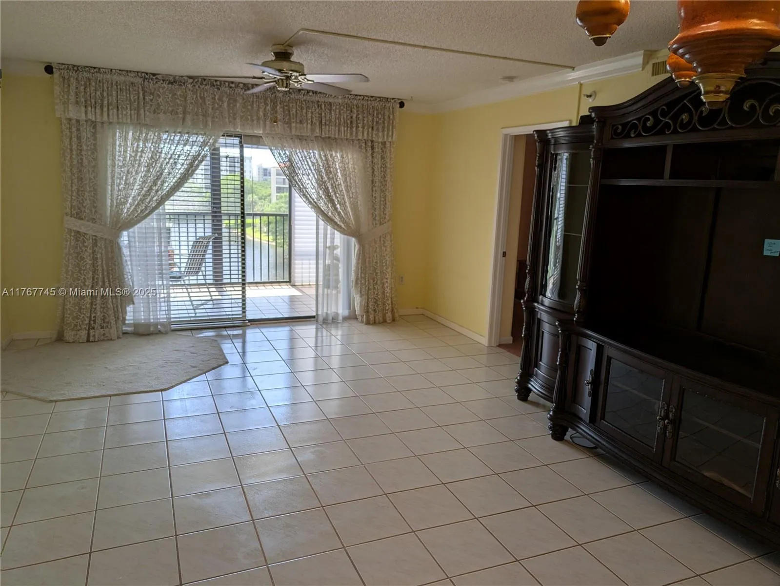 2334 S Cypress Bend Dr # 602, Pompano Beach FL 33069