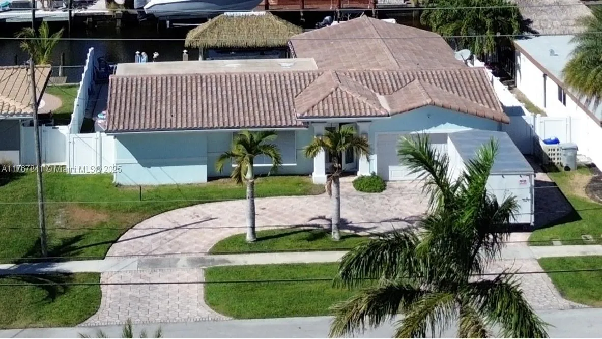 171 SE 12th St, Pompano Beach FL 33060