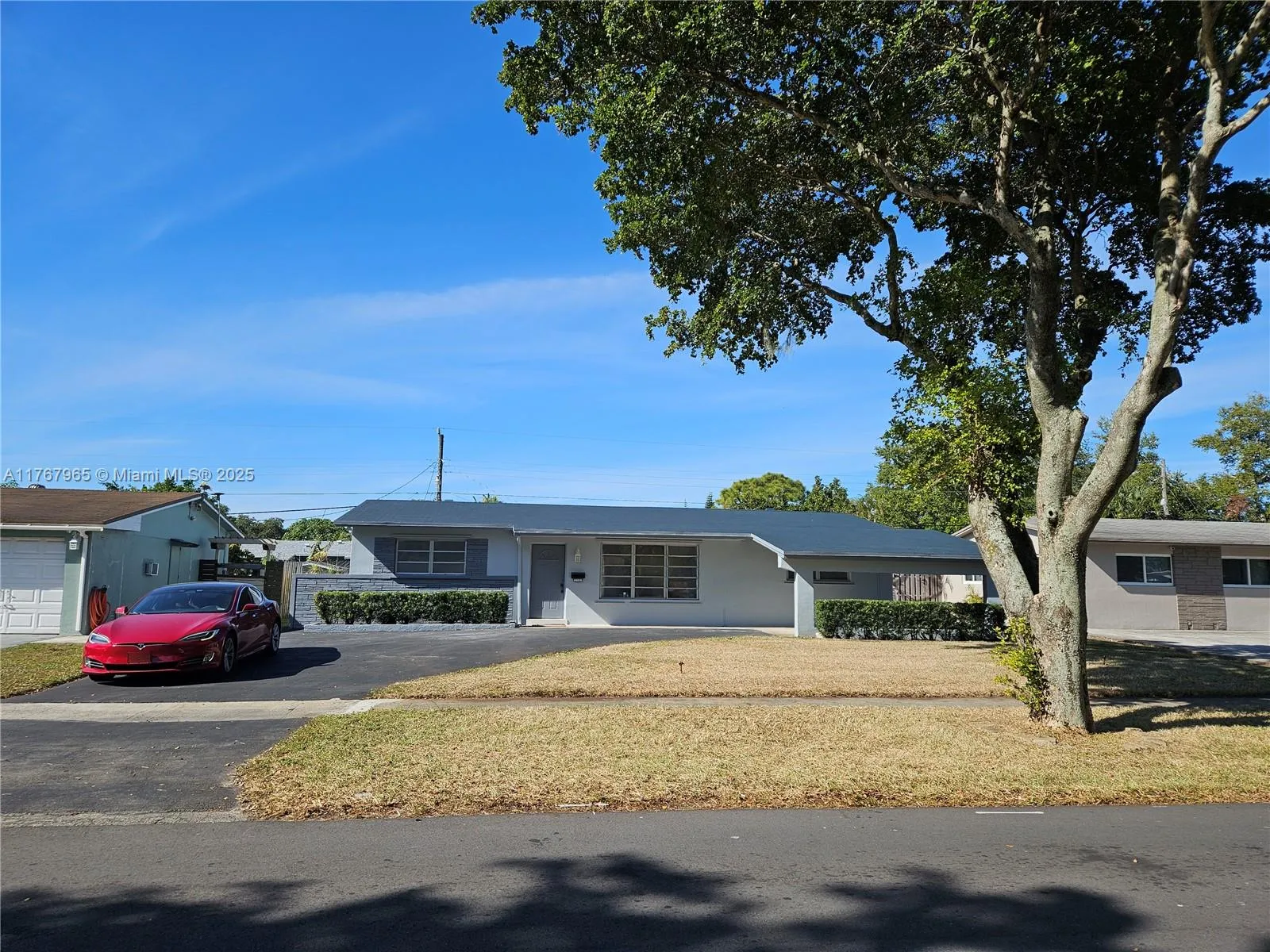 3 bedroom 2 bath for sale at 210 SW 68th Blvd, Pembroke Pines FL 33023