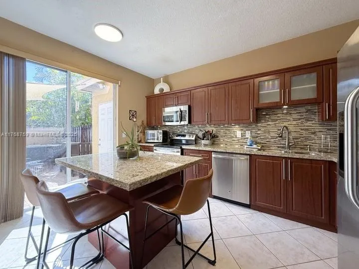 W 84, Hialeah FL 33016