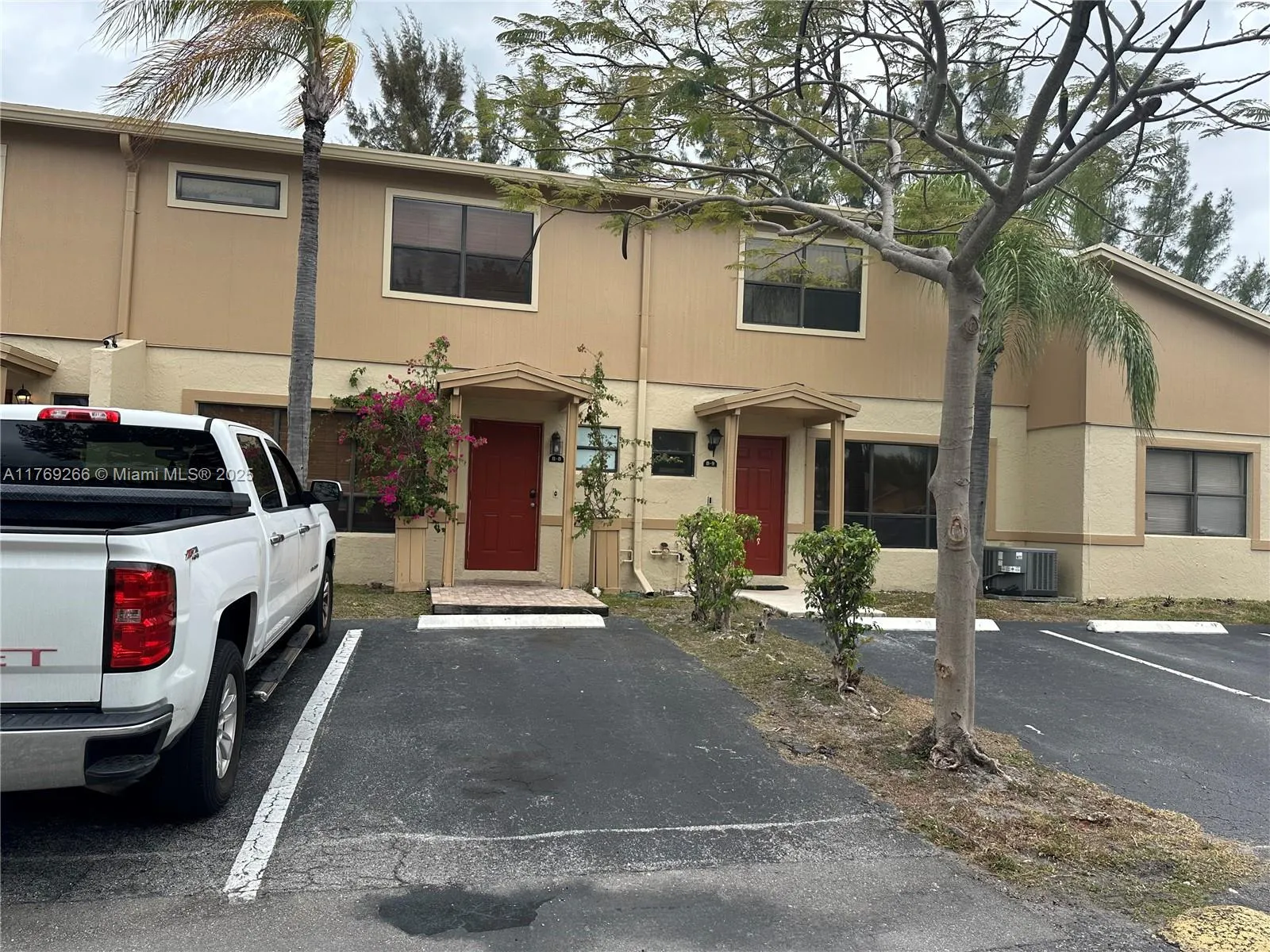 3 bedroom 2 bath for sale at 3370 Beau Rivage Dr # B8, Pompano Beach FL 33064