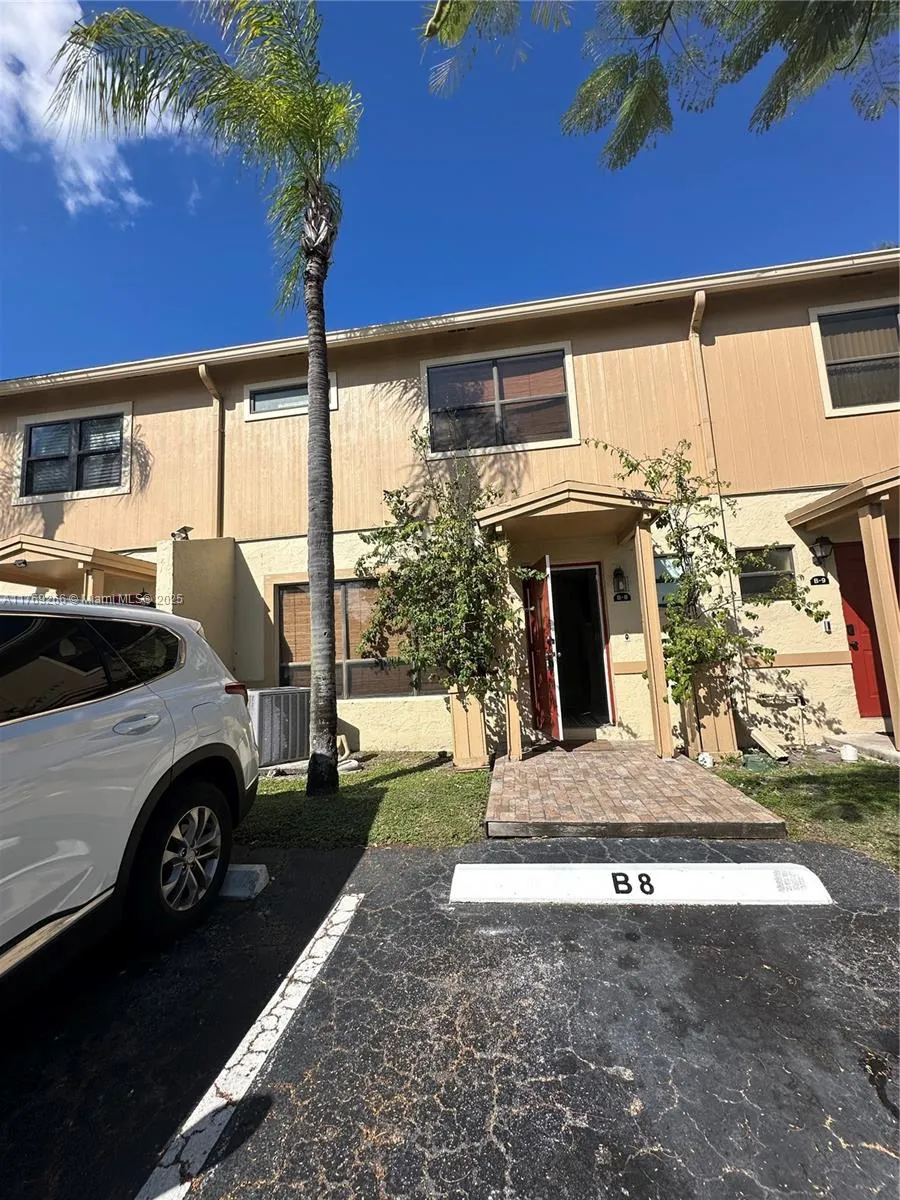 3370 Beau Rivage Dr # B8, Pompano Beach FL 33064