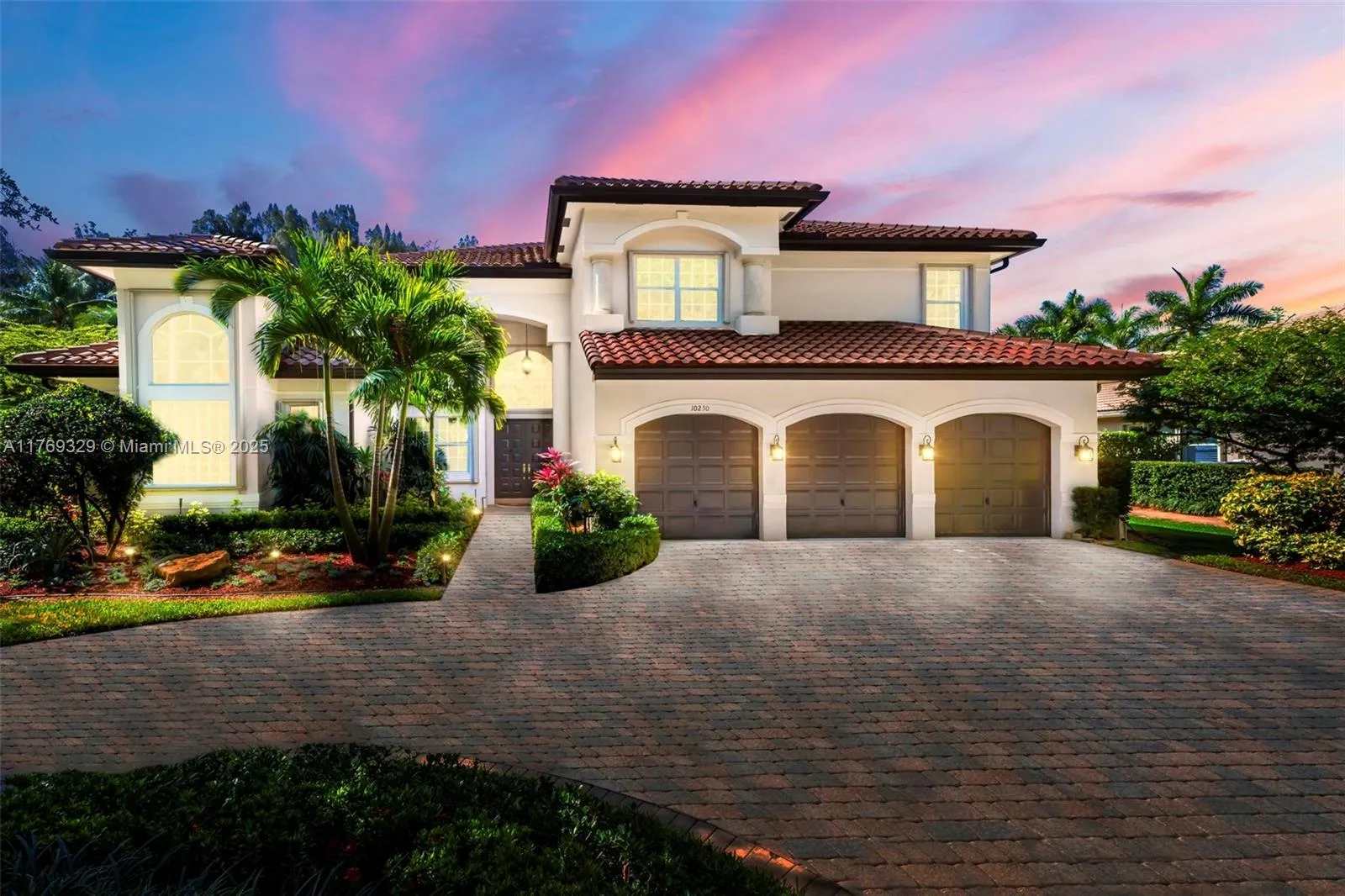 5 bedroom 5 bath for sale at 10250 S Lake Vista Cir, Davie FL 33328