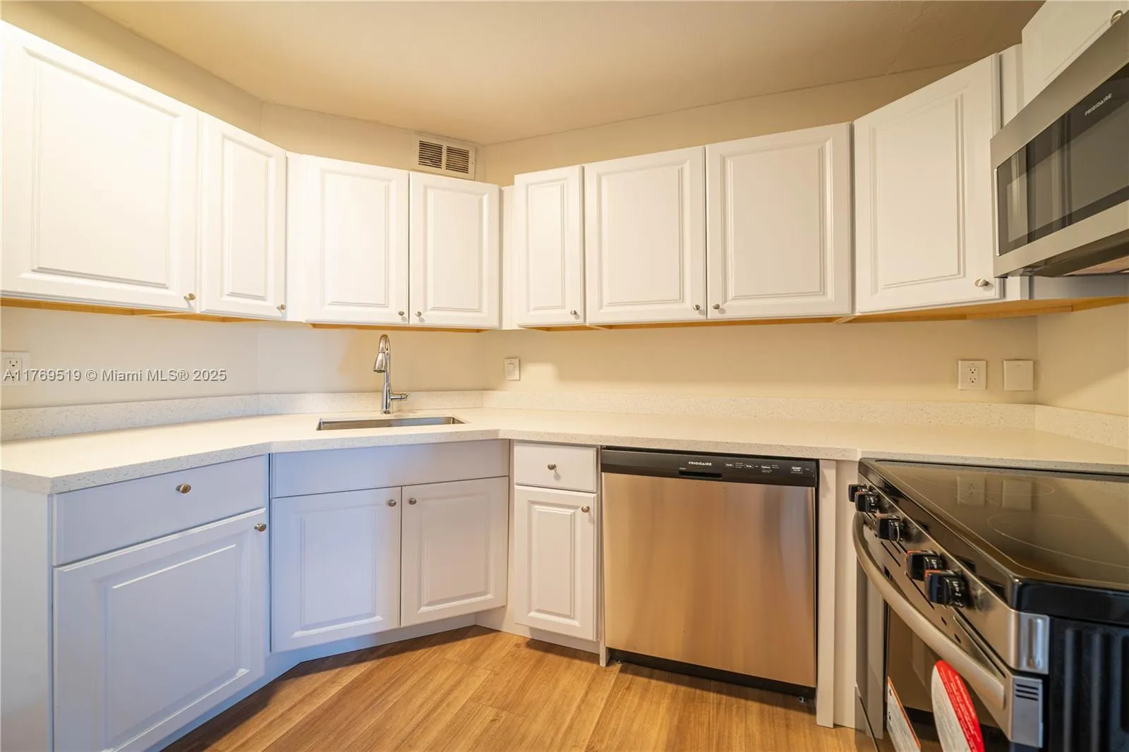 3301 Spanish Moss Ter # 802, Lauderhill FL 33319