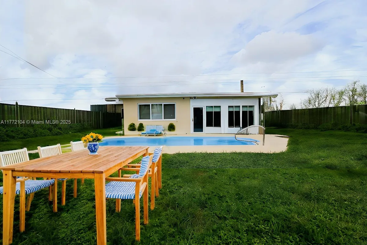 4014 Johnson St, Hollywood FL 33021