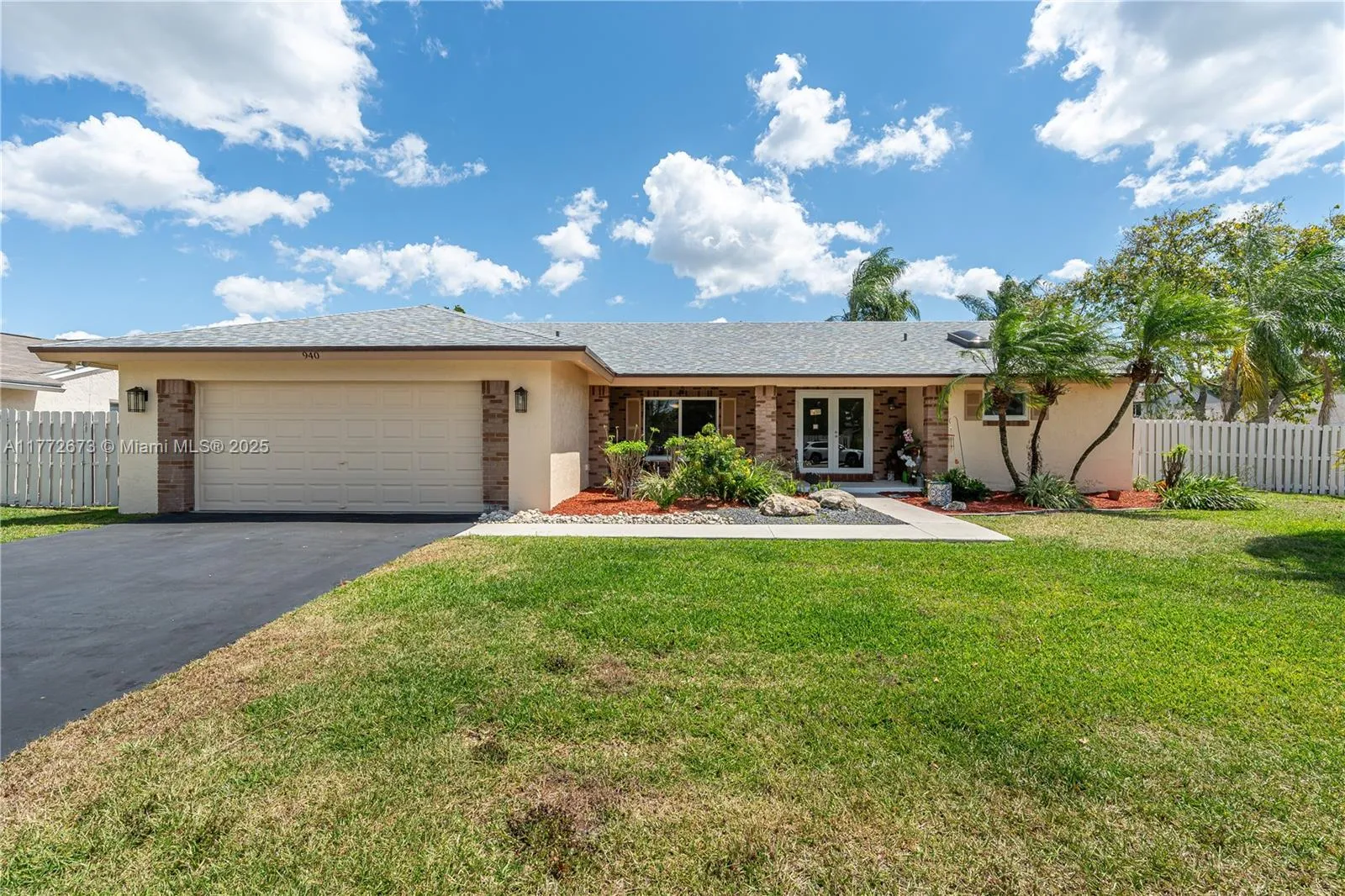 3 bedroom 2 bath for sale at 940 Blue Ridge Way, Davie FL 33325