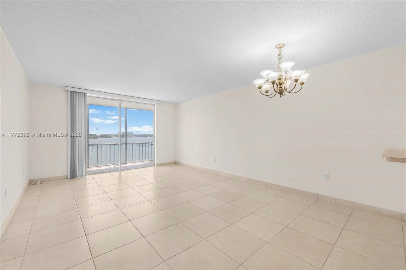 3010 Marcos Dr # R509, Aventura FL 33160