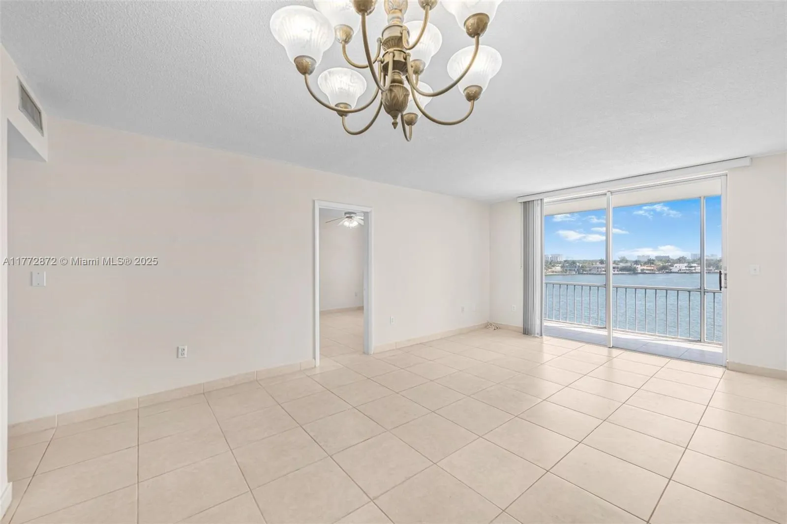 3010 Marcos Dr # R509, Aventura FL 33160