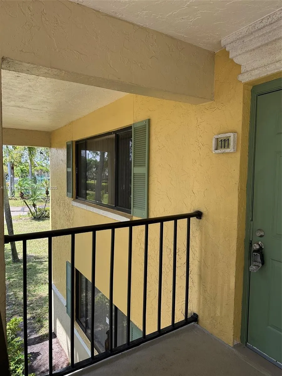 2 bedroom 2 bath for sale at 111 Meadows Cir # 111, Boynton Beach FL 33436