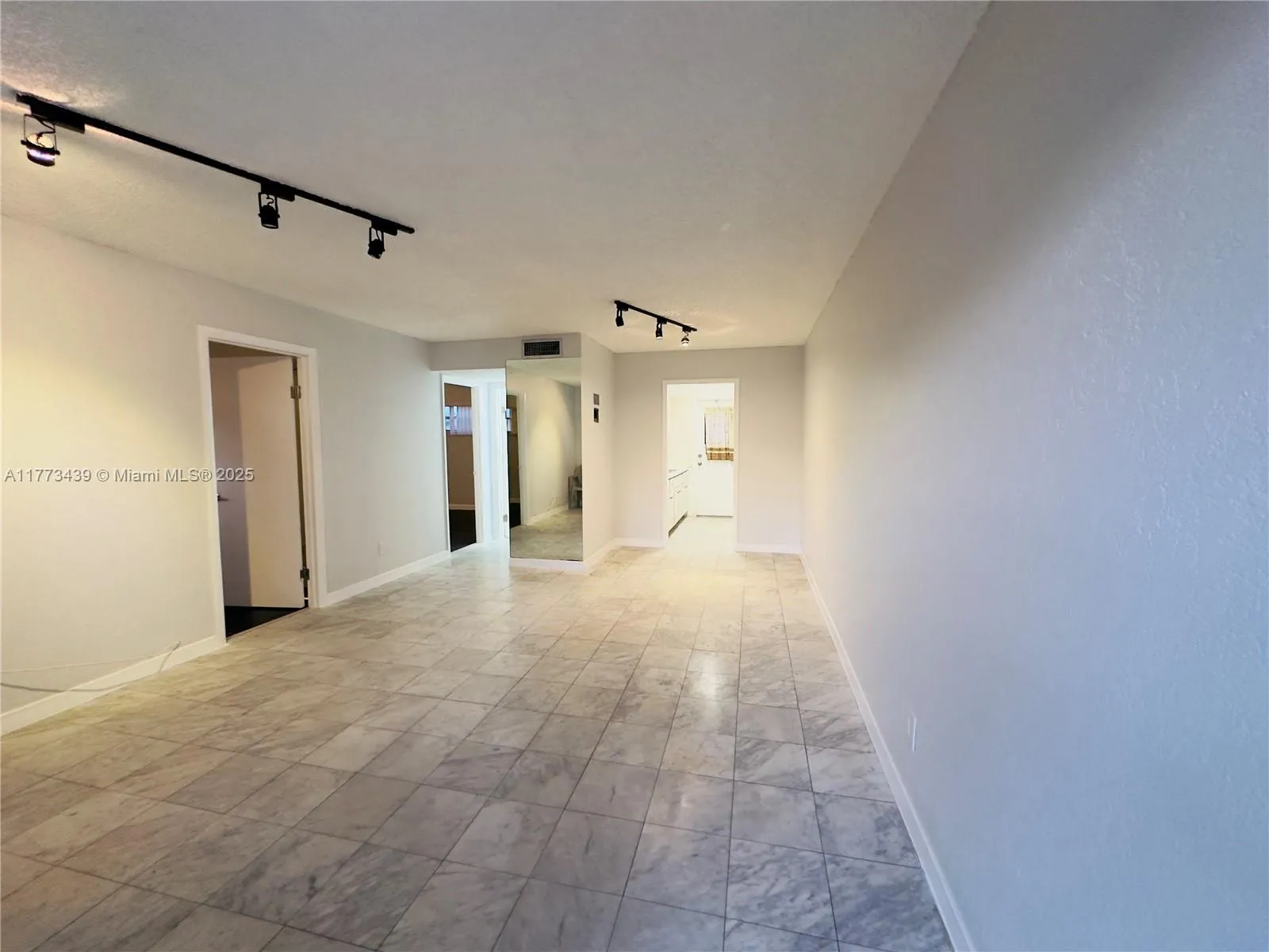 2 bedroom 1 bath for sale at 6191 SW 37th St # 110, Davie FL 33314