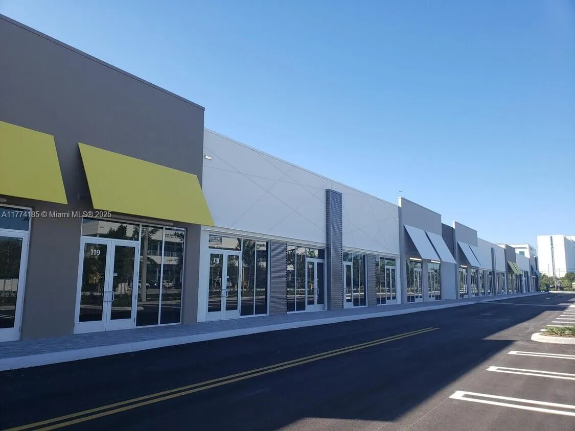 10890 NW 17th St, Sweetwater FL 33172