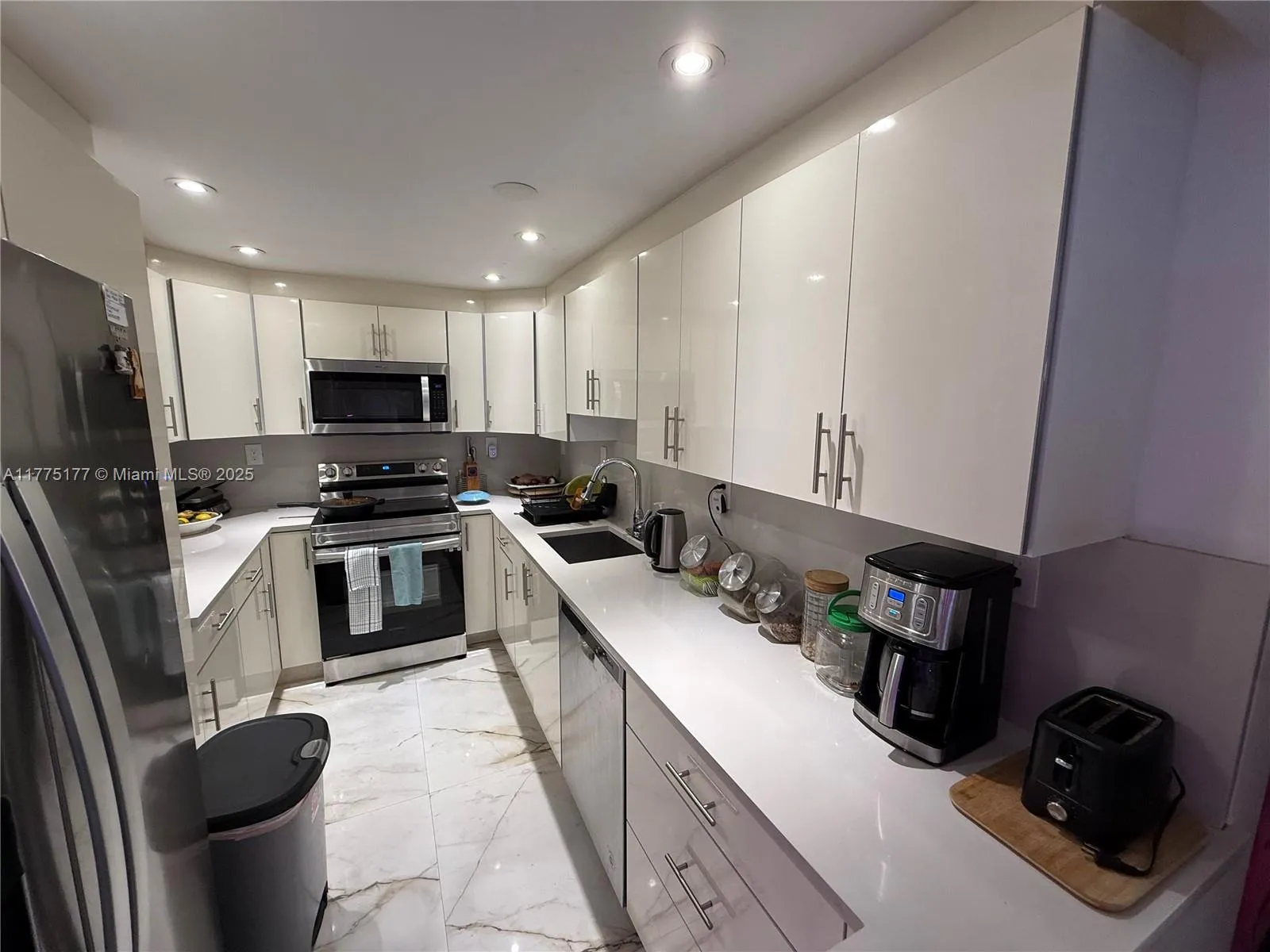 5401 Collins Ave # 1016, Miami Beach FL 33140