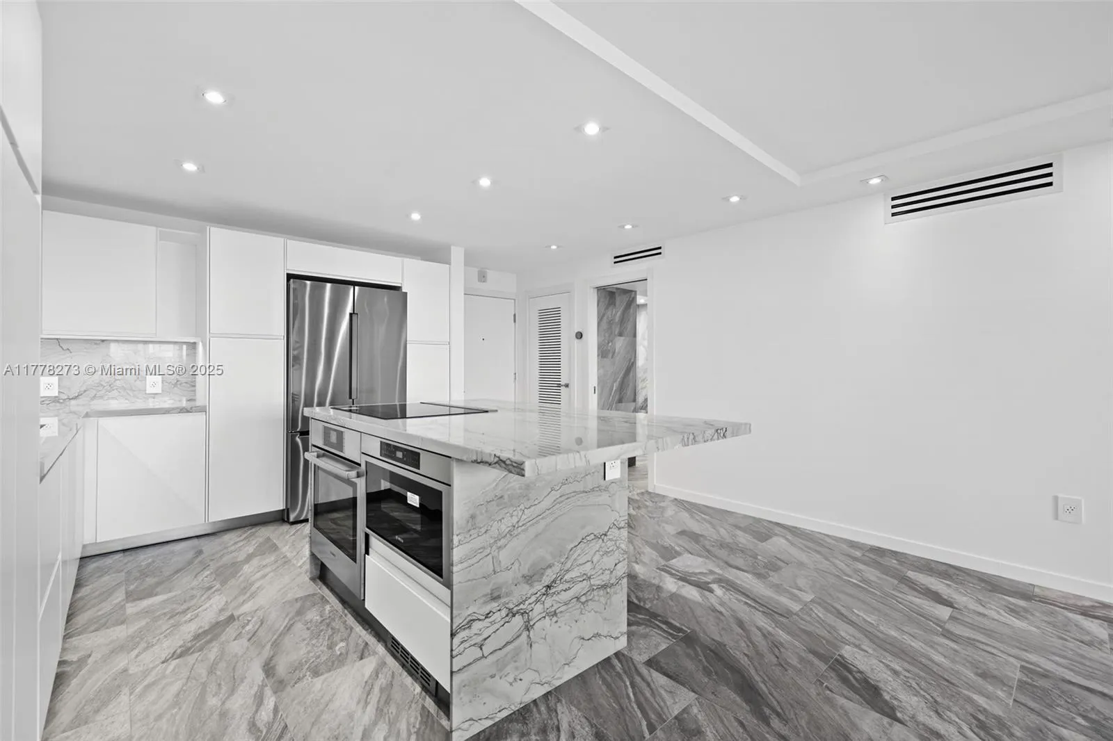 1658 Bay Rd # 504, Miami Beach FL 33139