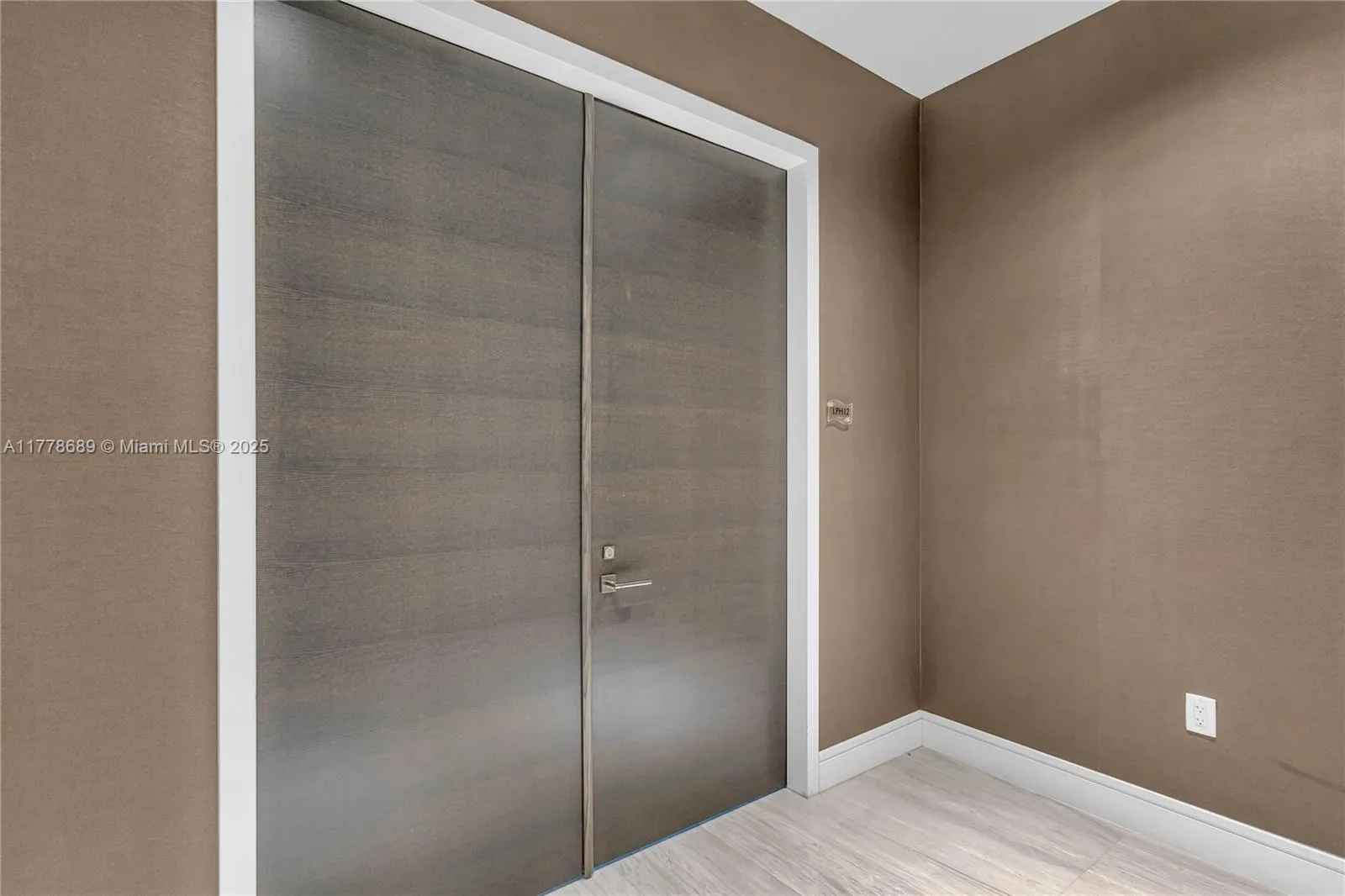 3300 NE 188th St, Aventura FL 33180