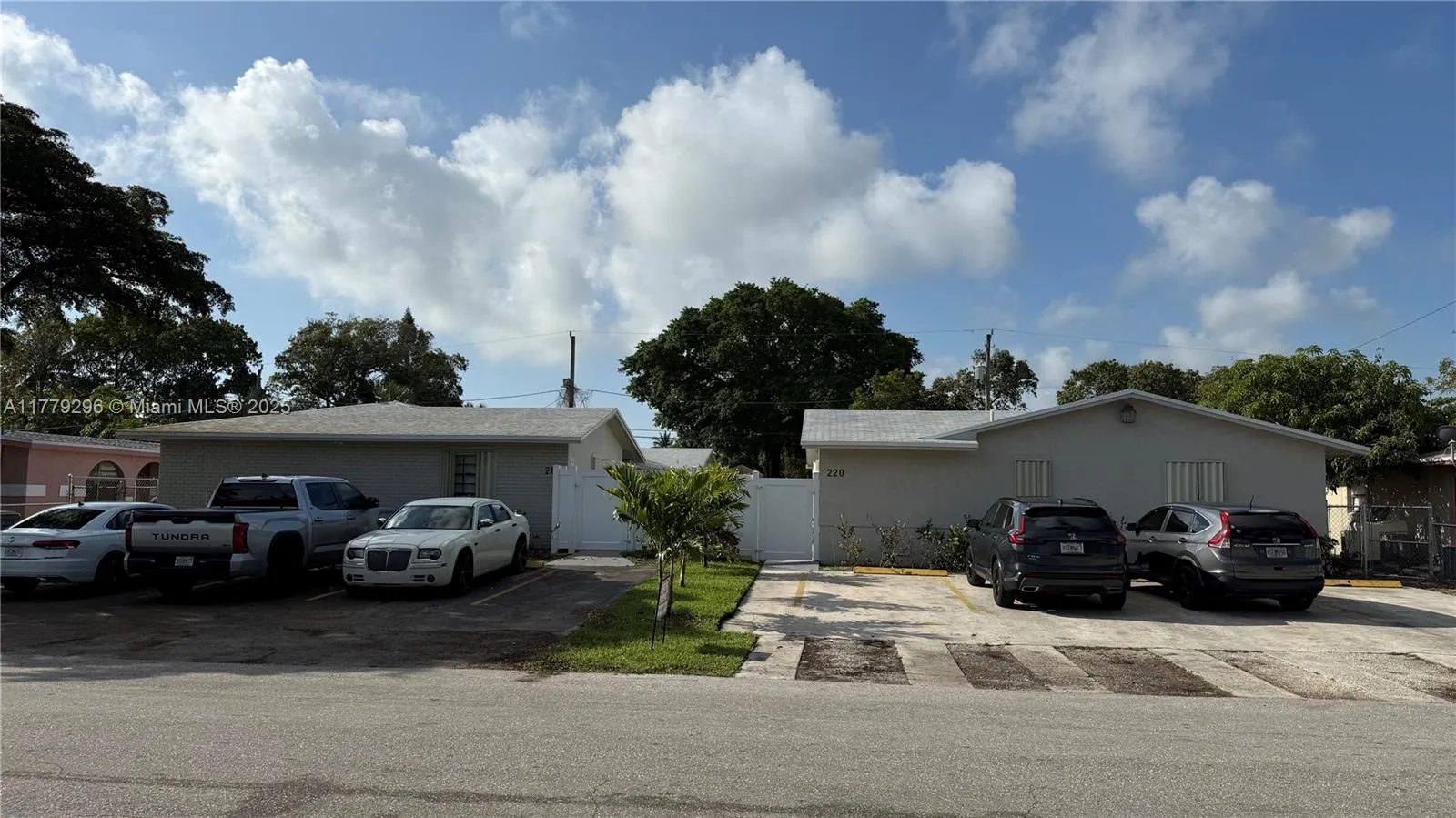 220 NW 12th St, Pompano Beach FL 33060
