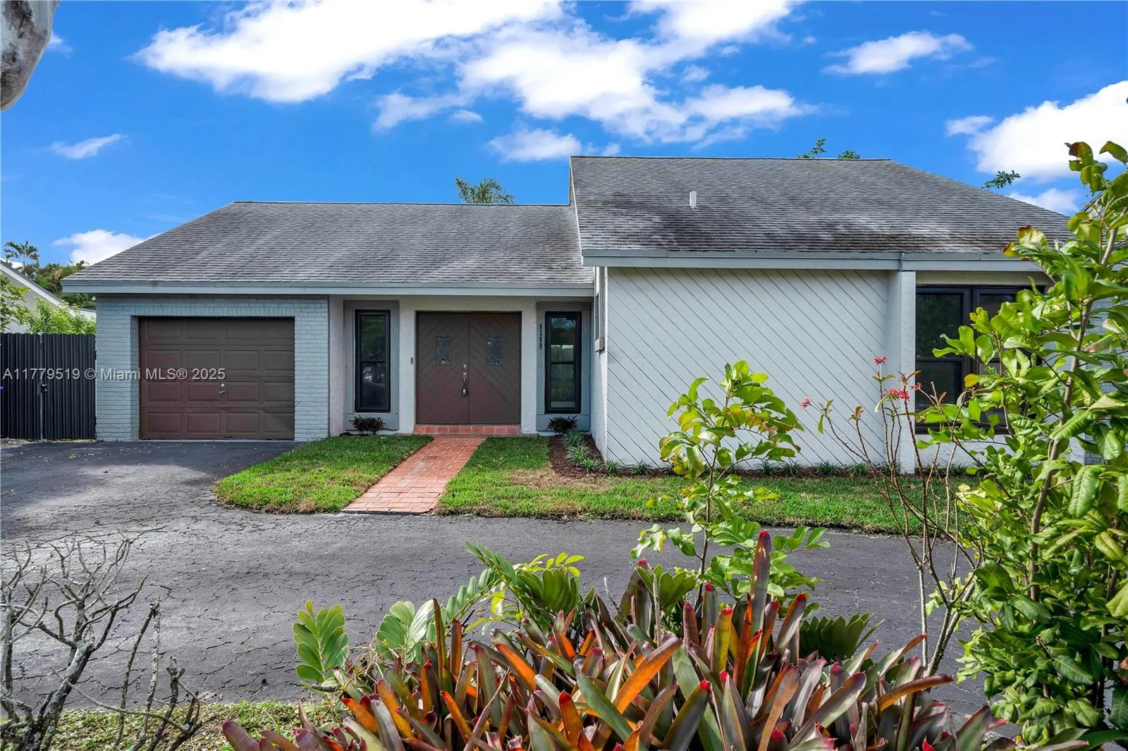 3 bedroom 2 bath for sale at 8380 NW 7th St, Pembroke Pines FL 33024