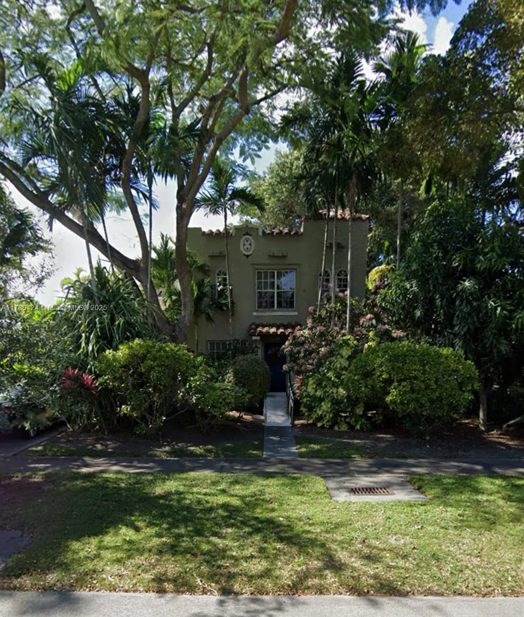 6 bedroom 3 bath for sale at 1118 Ferdinand St, Coral Gables FL 33134