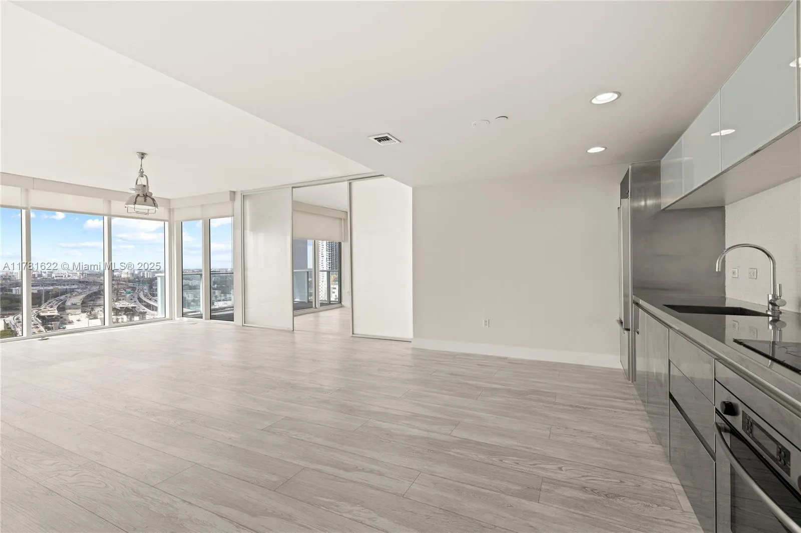 1040 Biscayne Blvd # 1706, Miami FL 33132