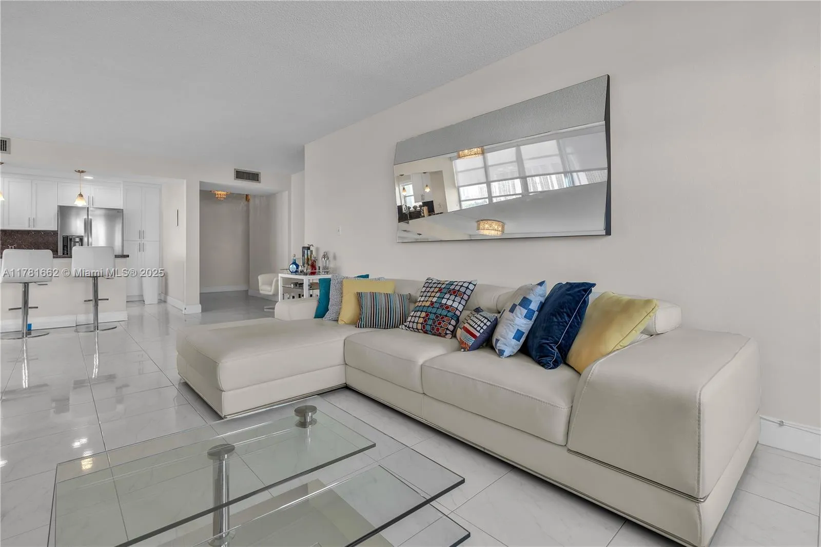 2780 NE 183rd St # 1517, Aventura FL 33160