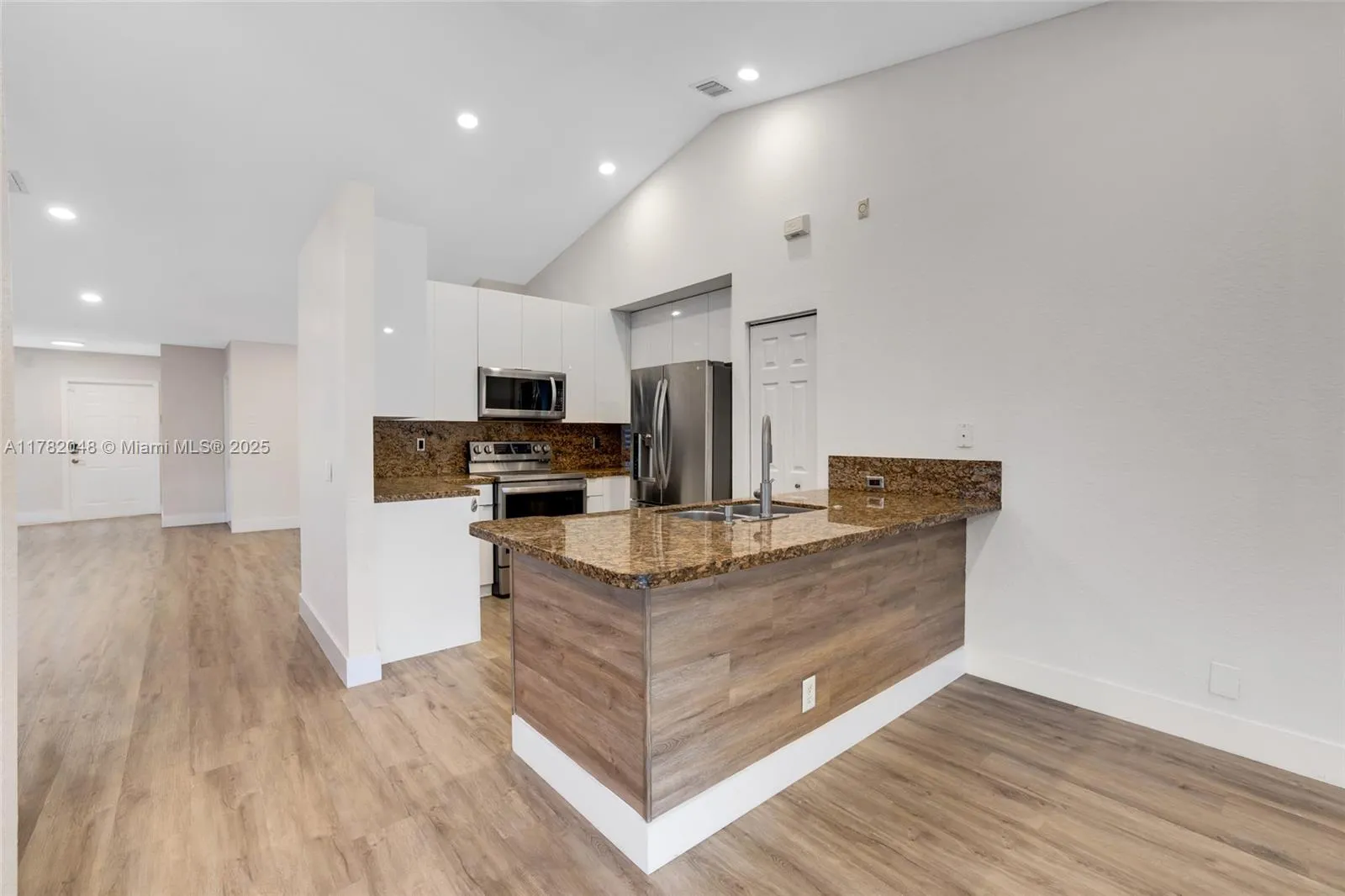 929 Phoenix Way, Weston FL 33327