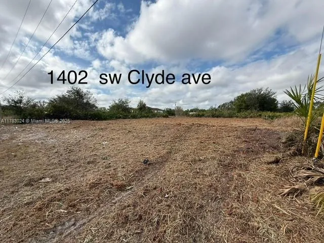 1402 Clyde AVE S, Lehigh Acres FL 33976