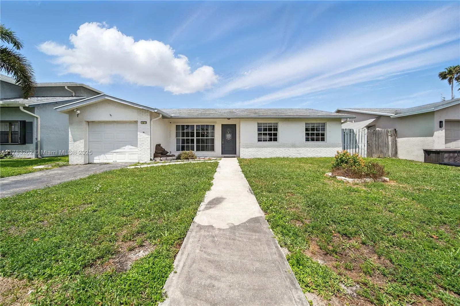 3 bedroom 2 bath for sale at 11641 NW 42nd St, Sunrise FL 33323