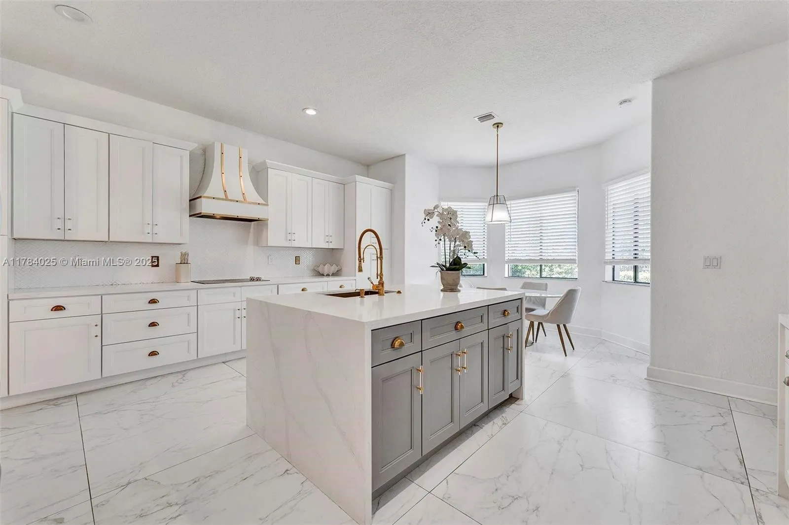 5 bedroom 4 bath for sale at 19386 SW 78th Pl, Cutler Bay FL 33157