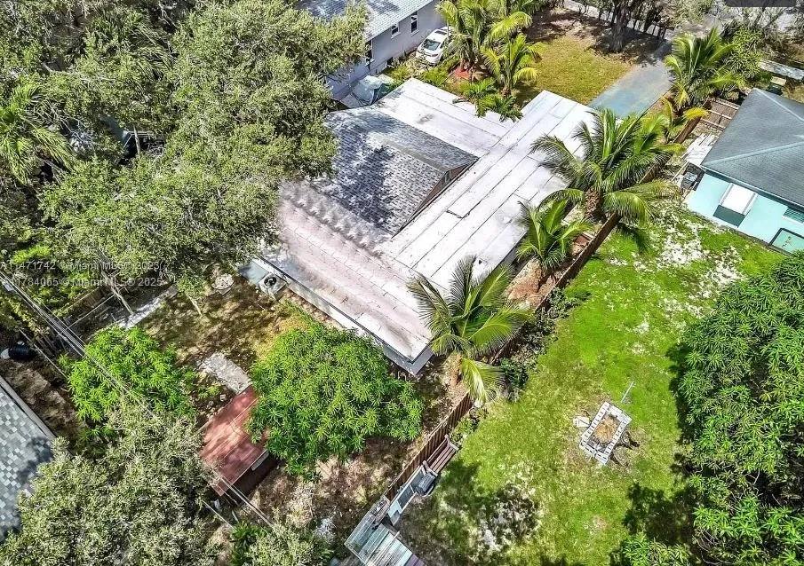 936 NE 132nd St, North Miami FL 33161