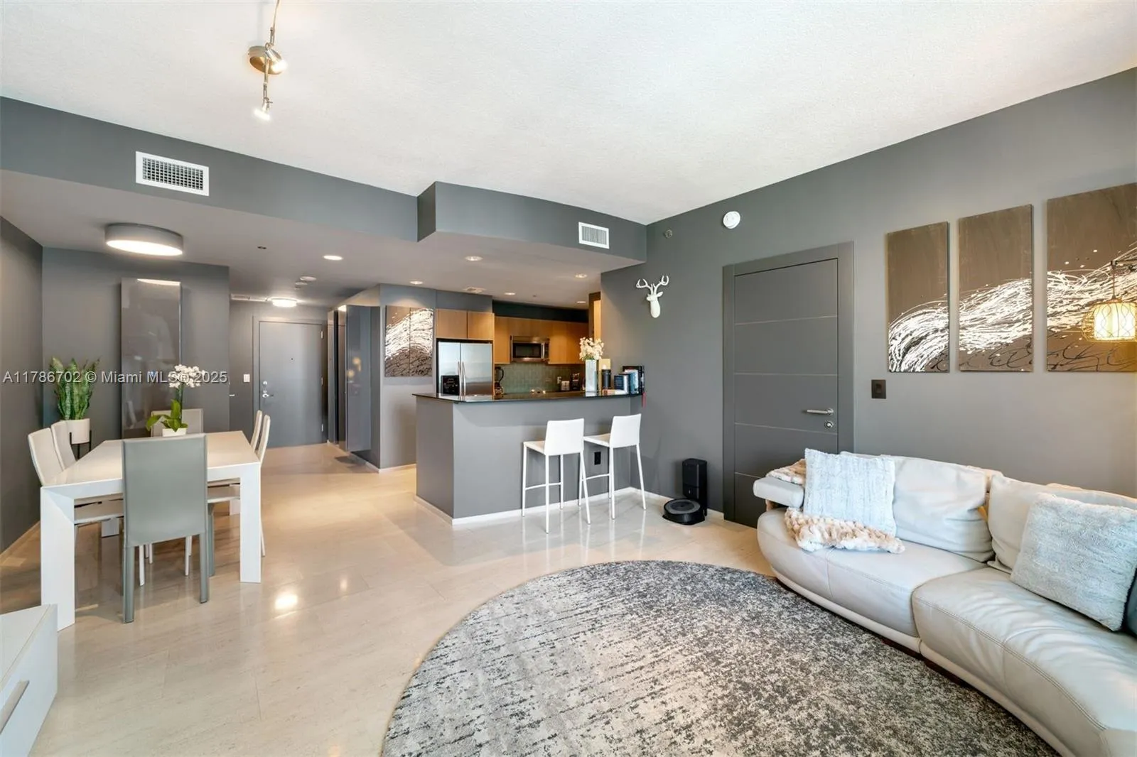 1060 Brickell Ave # 3003, Miami FL 33131