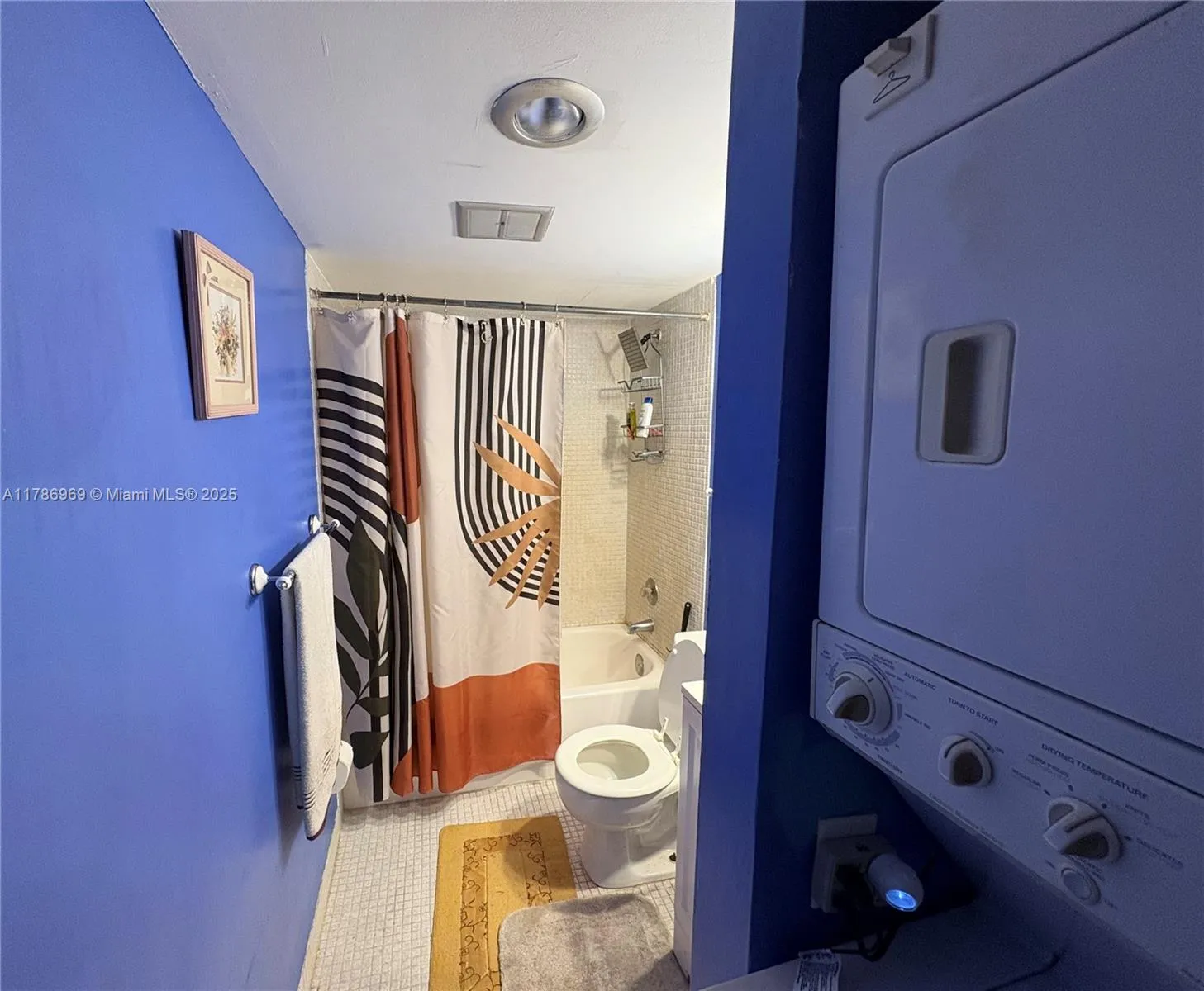 4152 Inverrary Dr # 303, Lauderhill FL 33319