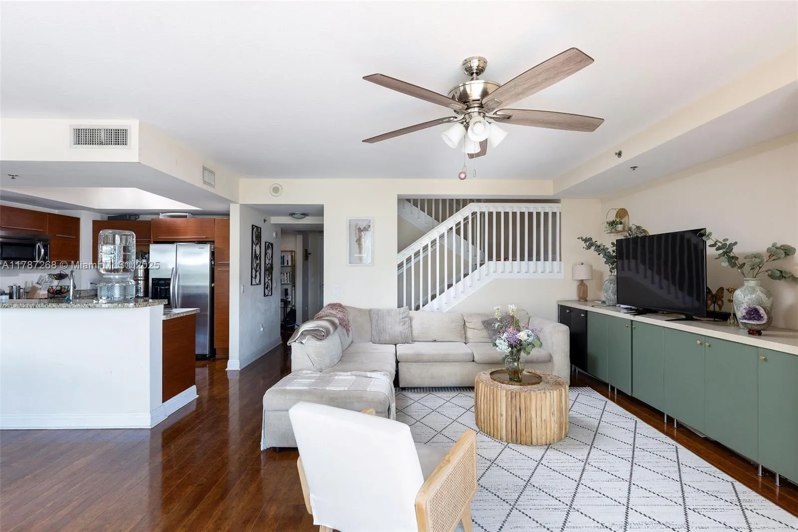 2681 N Flamingo Rd, Sunrise FL 33323