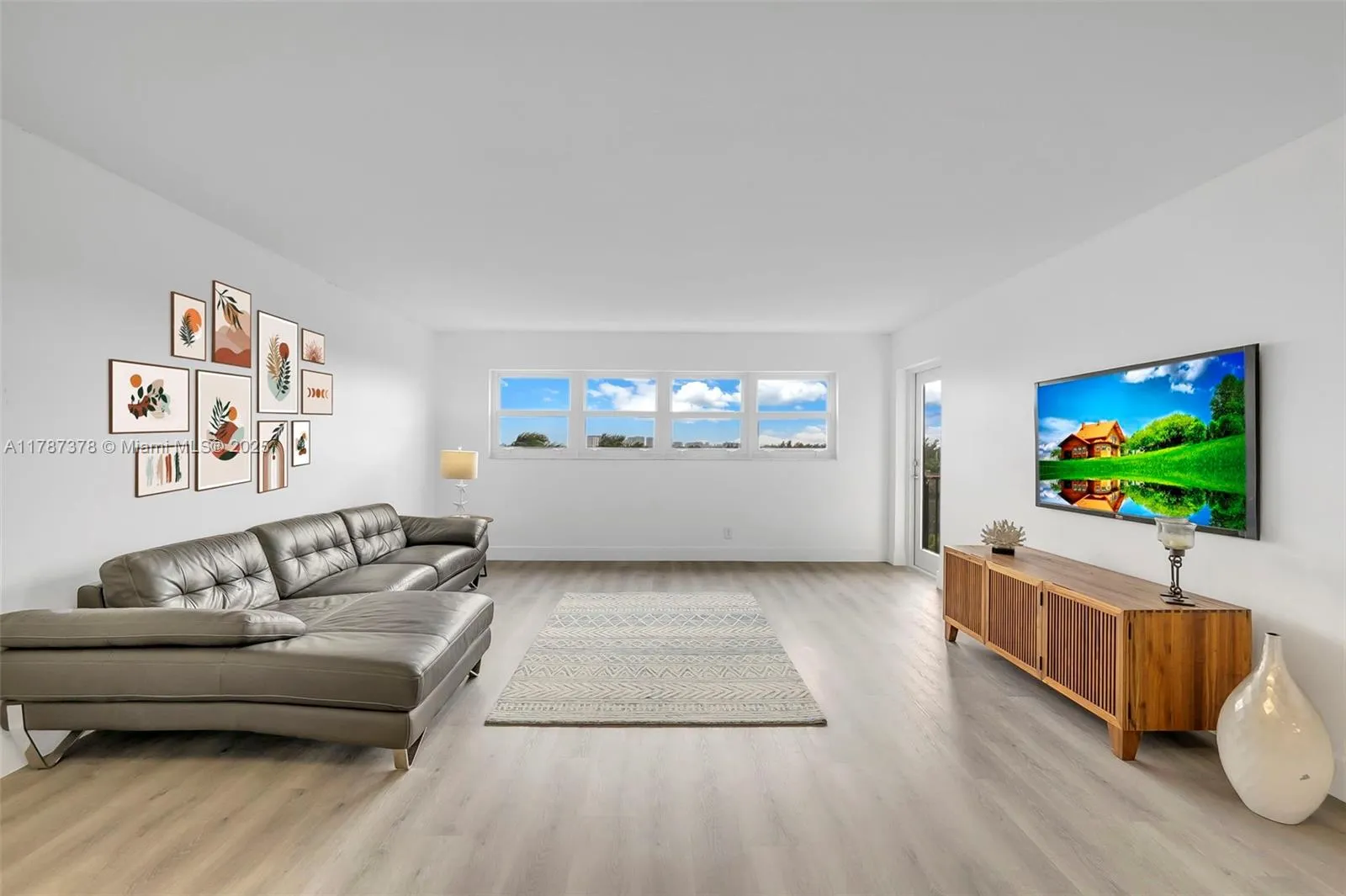 1 bedroom 1 bath for sale at 3200 Port Royale Dr N # 704, Fort Lauderdale FL 33308