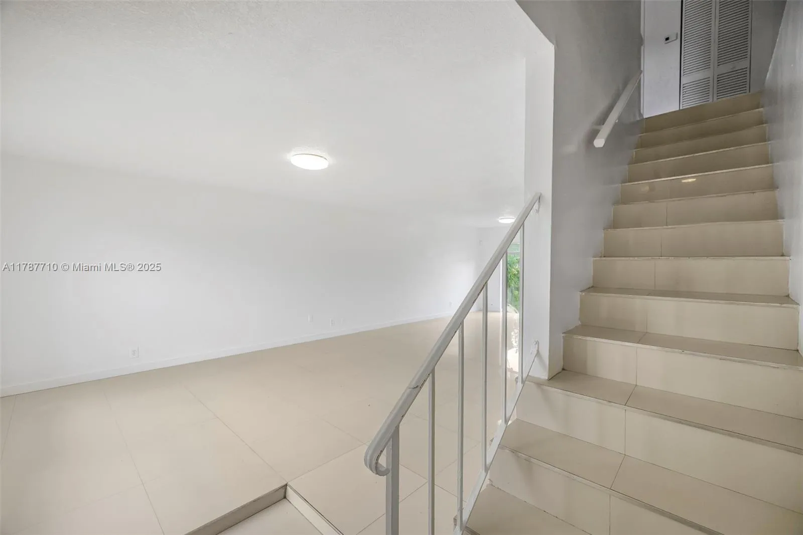 2021 NW 59th Ter, Lauderhill FL 33313