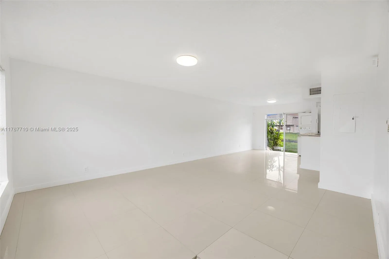 2021 NW 59th Ter, Lauderhill FL 33313